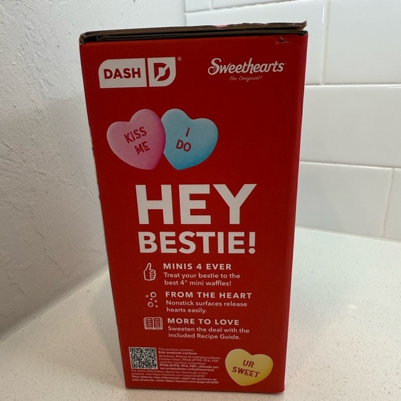NWB Dash Sweethearts Mini Waffle Maker - Blue - Picture 3 of 3